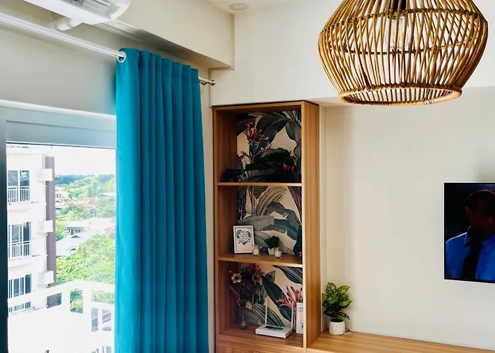 Near Mactan Airport Layover Pad Pool Gym, Self Check-in Free Fast Wifi Netflix Kitchen Aparthotel 3*