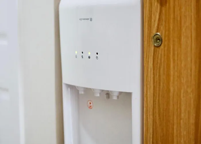 Near Mactan Airport Free Pool Gym Wifi Netflix Water, Self Check-In Lapu-Lapu City